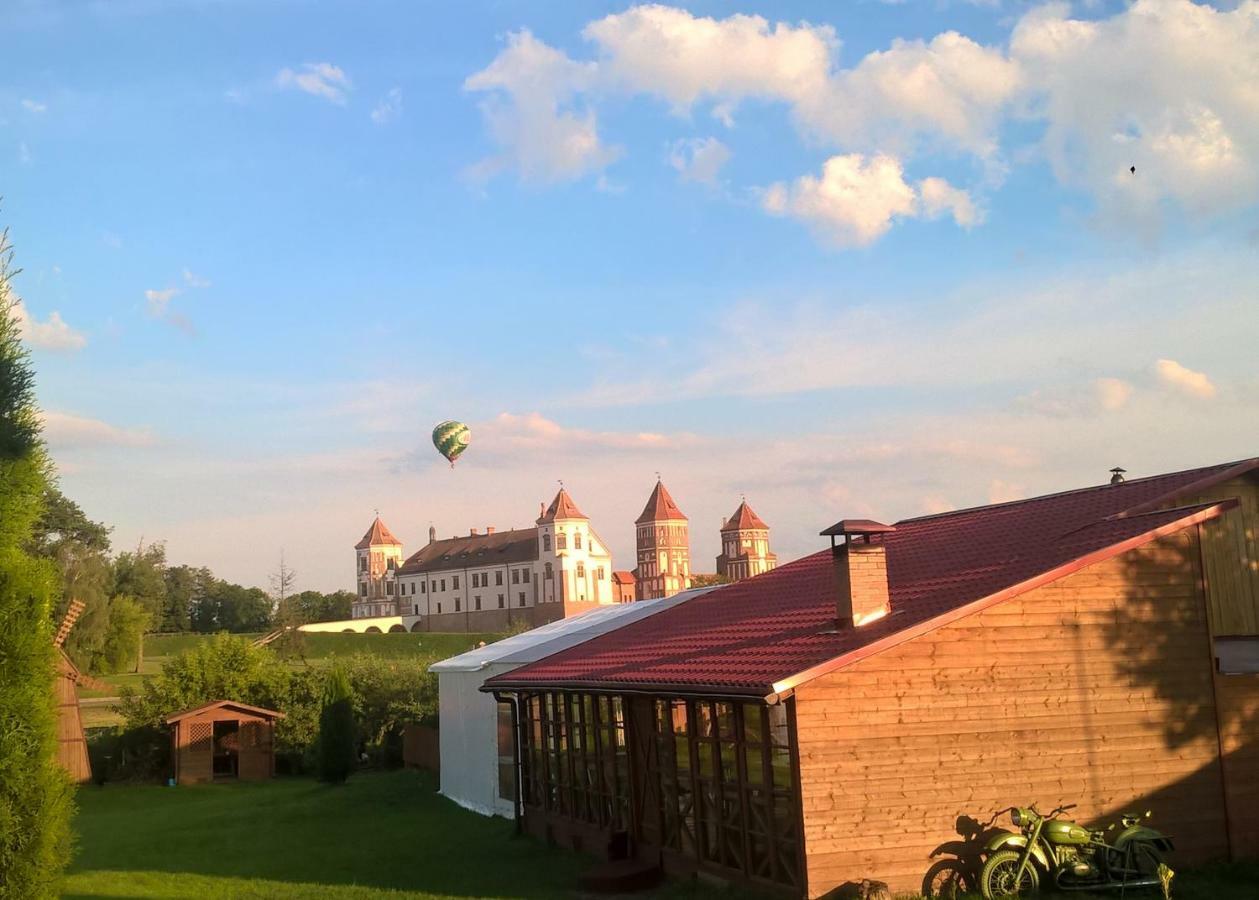 Usadba Zamkovoe Predmestie Hotel Mir Bagian luar foto