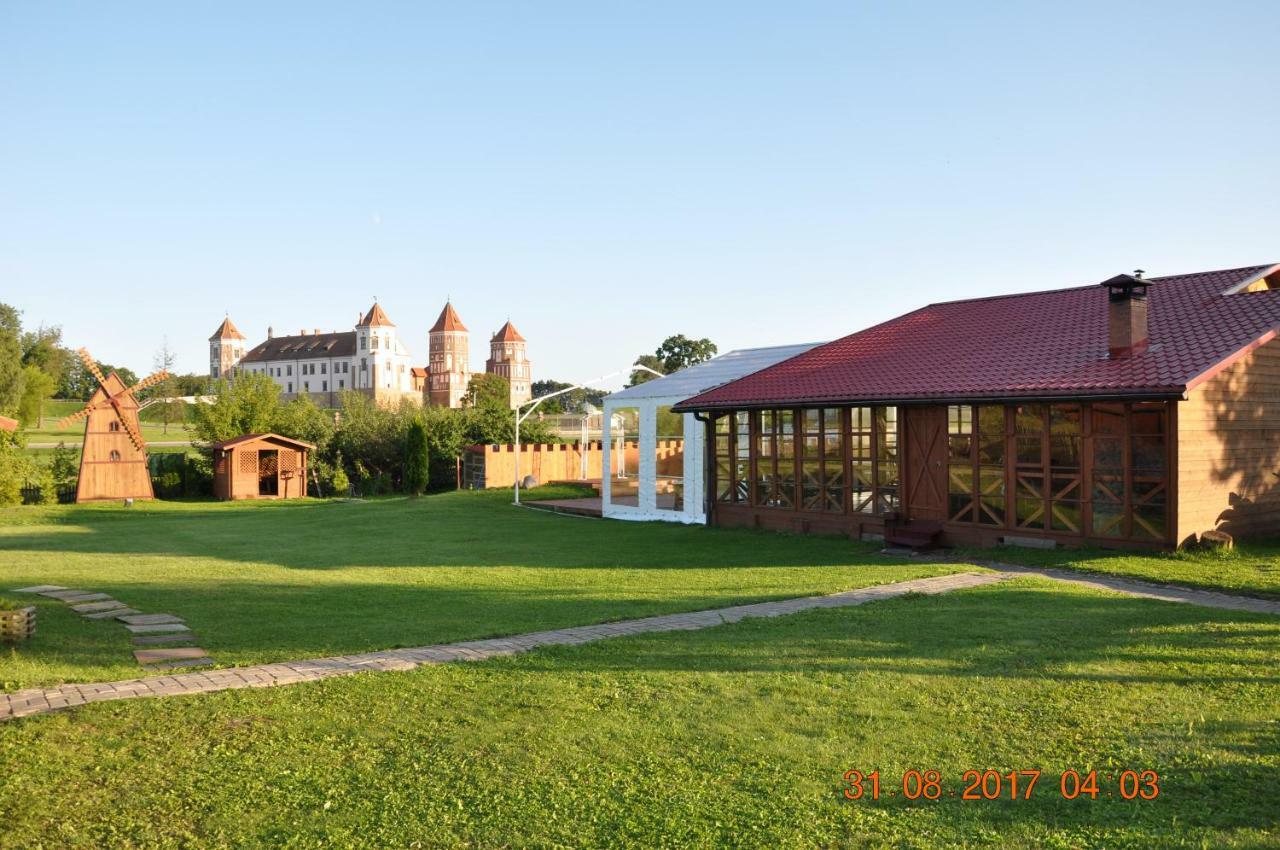 Usadba Zamkovoe Predmestie Hotel Mir Bagian luar foto